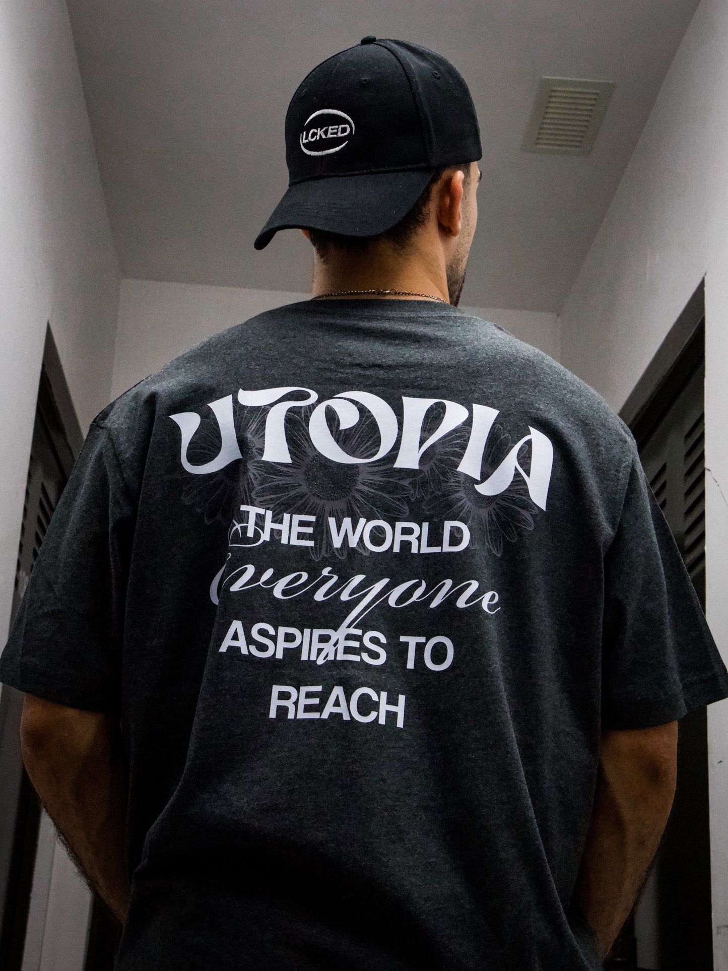 UTOPÍA DARK GREY TEE