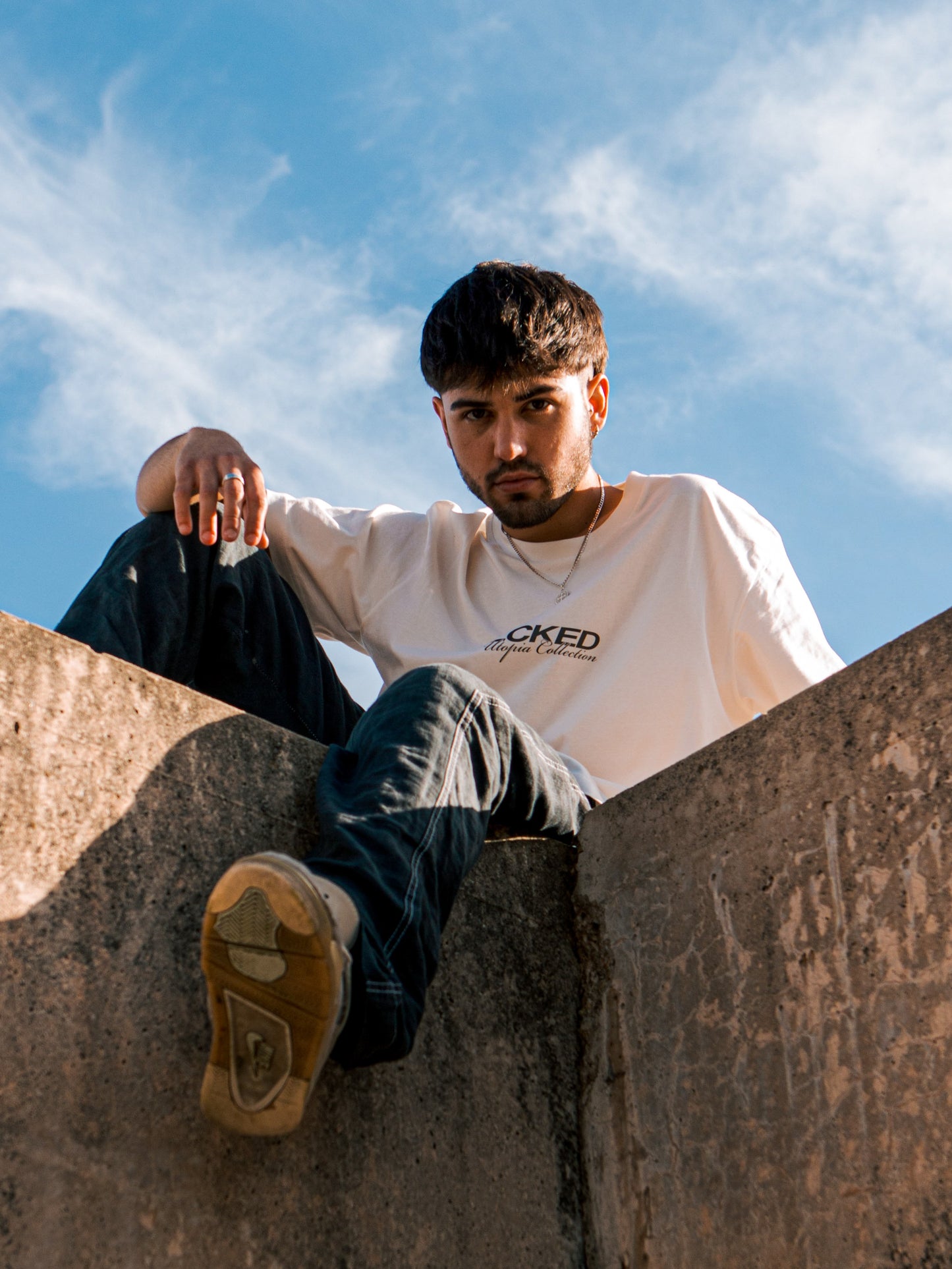UTOPÍA OFF-WHITE TEE